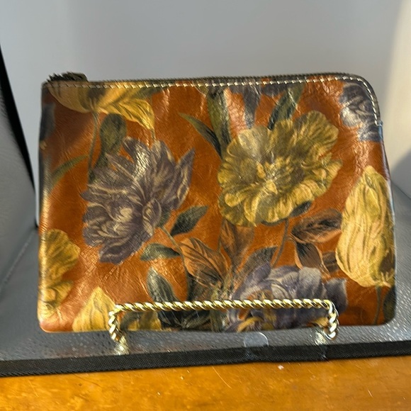 Patricia Nash absolutely beautiful and classy wristlet. Excellent use condition. - Picture 1 of 4